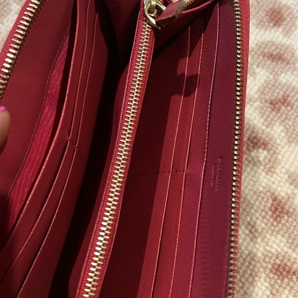 PRADA WALLET - Picture 4 of 8